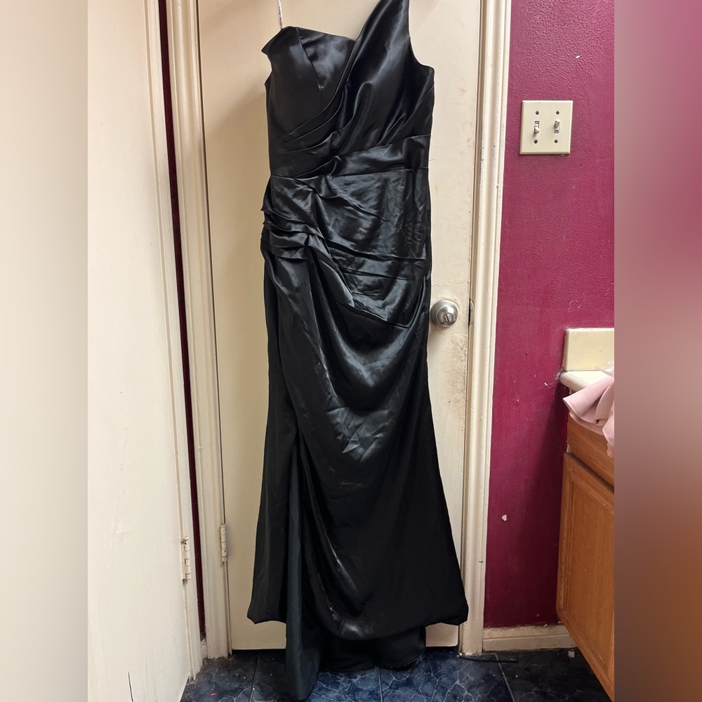 Elegant Black Corset Back Evening Gown